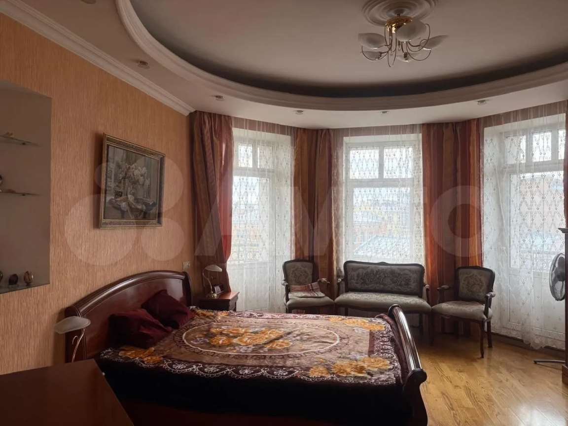 -и комнатная ул. Пушкинская (МО "г. Пушкин") улица, фото №4