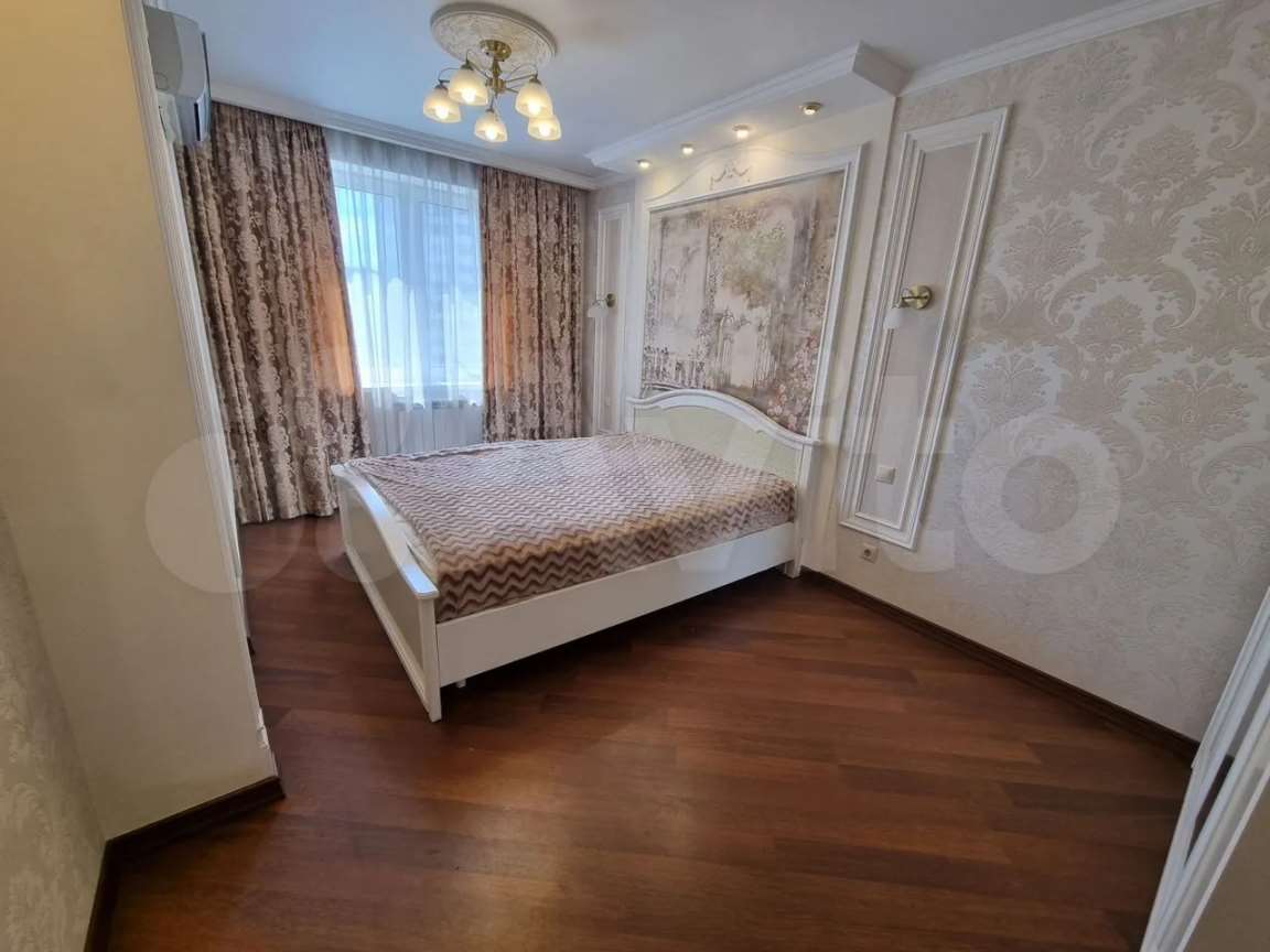 -и комнатная 100 улица, 0, фото №1