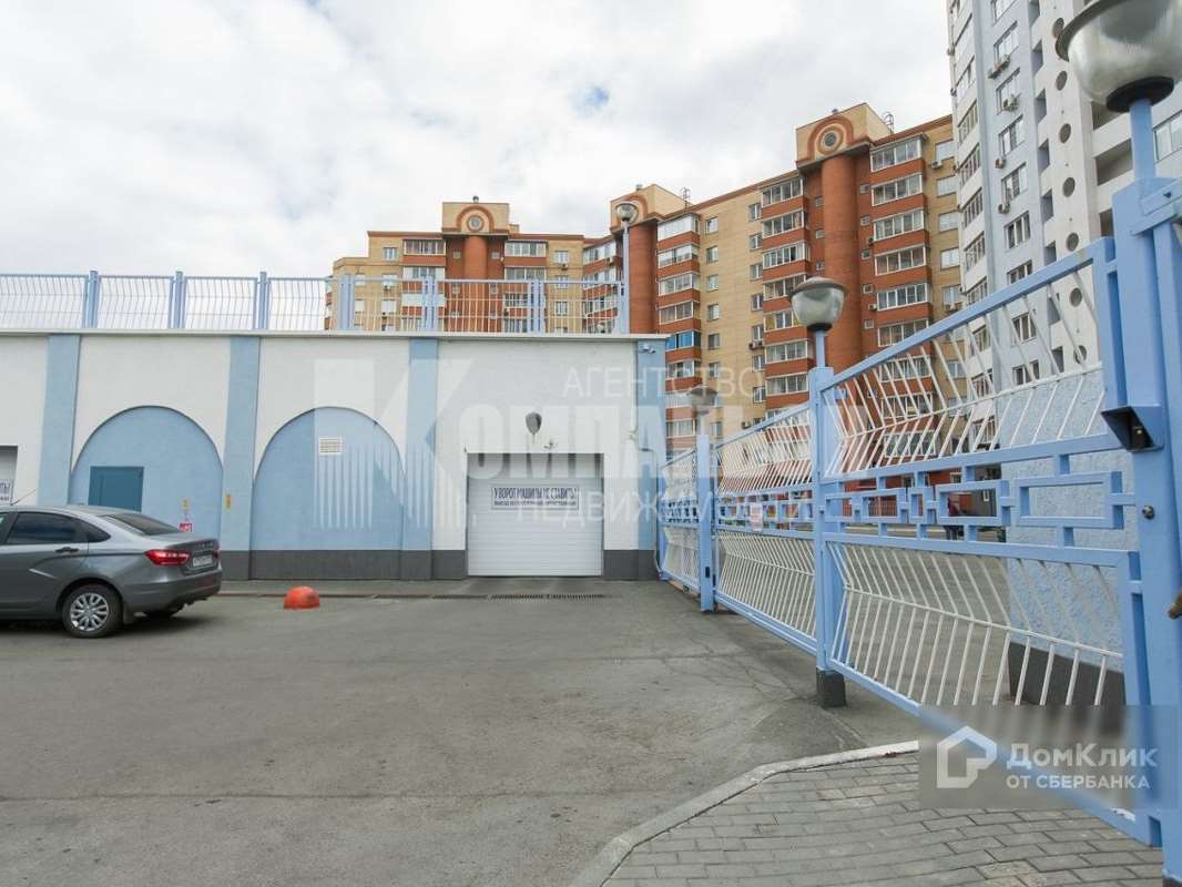 Трехкомнатная квартира Братьев Кашириных улица, 34, фото №1